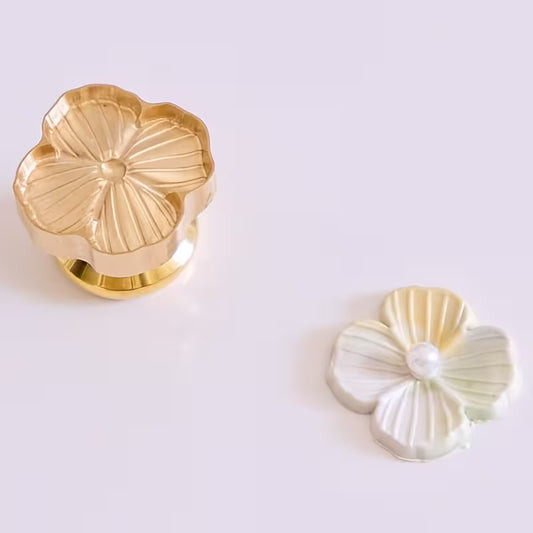 Sello de Bronce 3D "Flor de 4 Hojas"