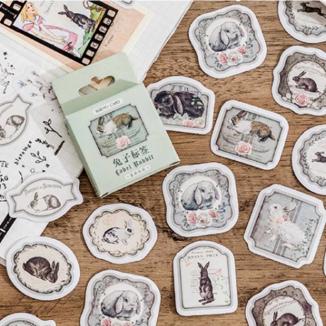 Cajita de 45 Stickers “Kraft Vintage” – Bitácoras Papelería