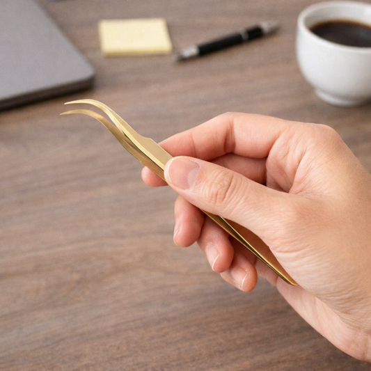 Pinza de Punta Curva Dorada "Golden"